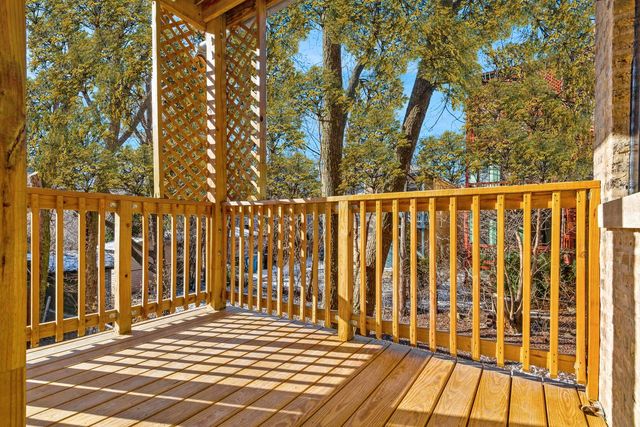 1535 W Estes Avenue 2, Chicago, IL 60626