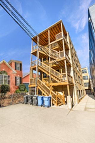 1535 W Estes Avenue 2, Chicago, IL 60626