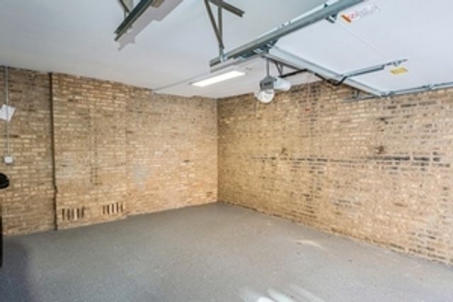 1535 W Estes Avenue 2, Chicago, IL 60626