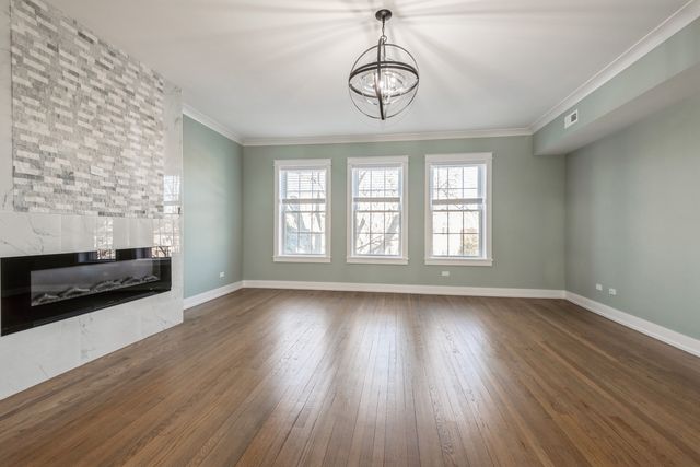 1535 W Estes Avenue 2, Chicago, IL 60626