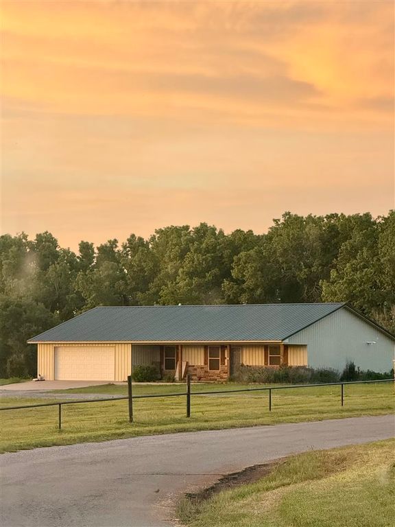 728 S Carol St, Carnegie, OK 73015