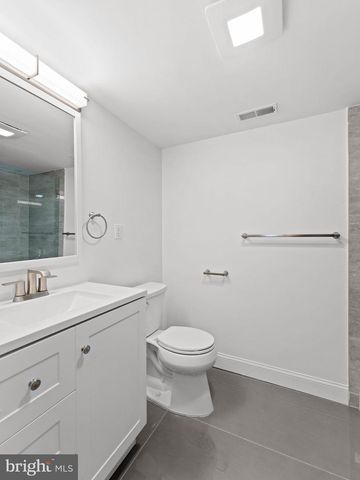 852 WOODLAND AVE, Camden, NJ 08104