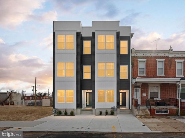 852 WOODLAND AVE, Camden, NJ 08104