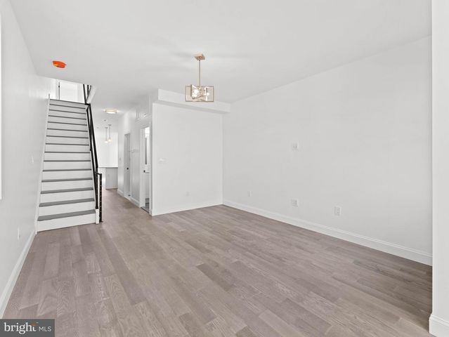 852 WOODLAND AVE, Camden, NJ 08104