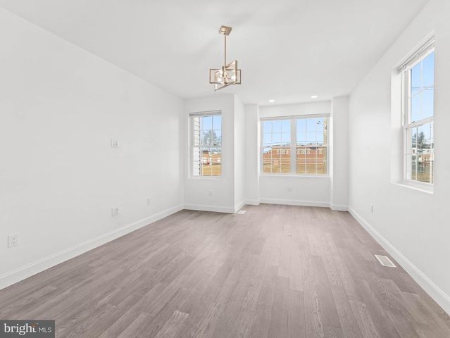 852 WOODLAND AVE, Camden, NJ 08104