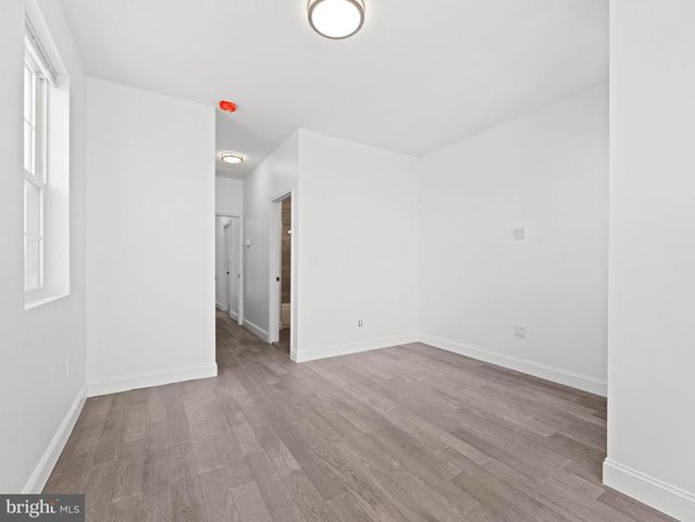 852 WOODLAND AVE, Camden, NJ 08104