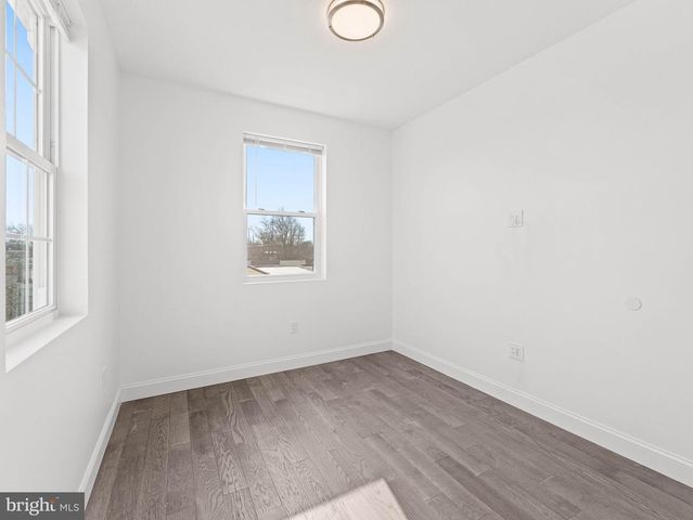 852 WOODLAND AVE, Camden, NJ 08104