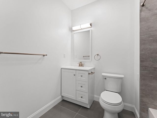 852 WOODLAND AVE, Camden, NJ 08104