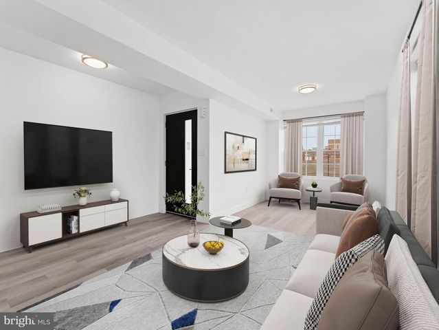 852 WOODLAND AVE, Camden, NJ 08104