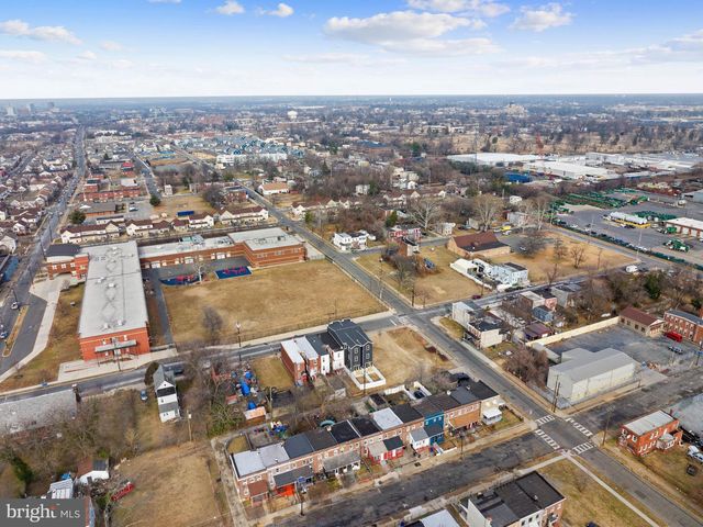 852 WOODLAND AVE, Camden, NJ 08104