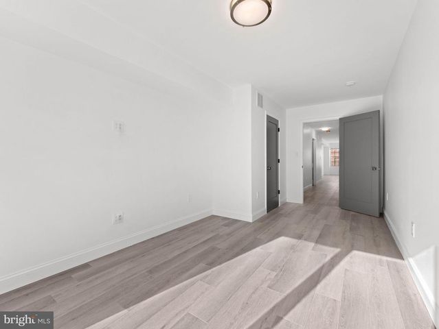 852 WOODLAND AVE, Camden, NJ 08104