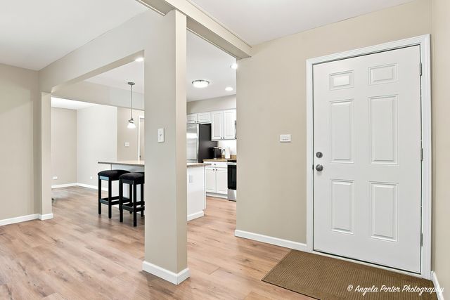 1403 Dairy Lane, Mundelein, IL 60060