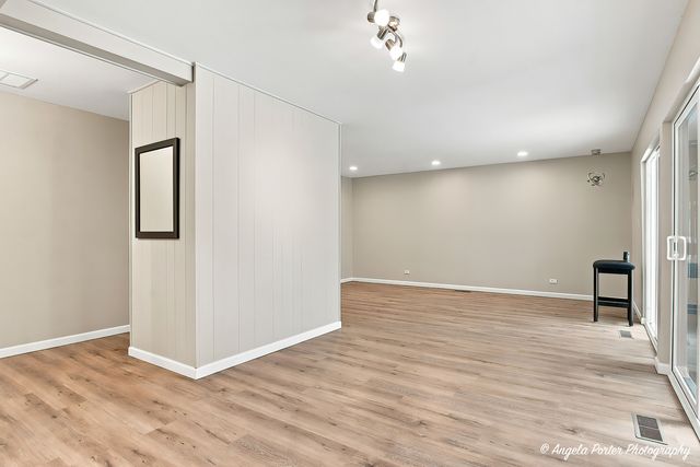 1403 Dairy Lane, Mundelein, IL 60060