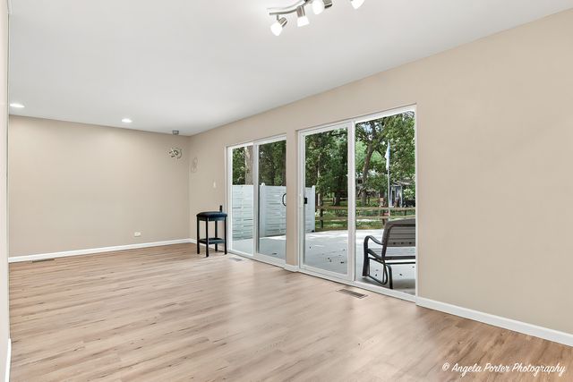 1403 Dairy Lane, Mundelein, IL 60060
