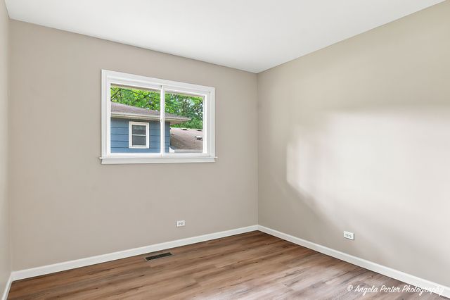 1403 Dairy Lane, Mundelein, IL 60060