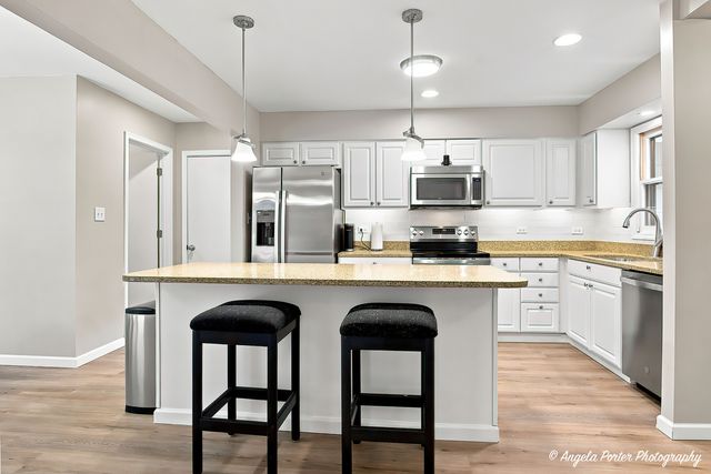 1403 Dairy Lane, Mundelein, IL 60060