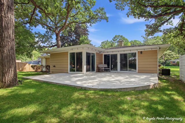 1403 Dairy Lane, Mundelein, IL 60060