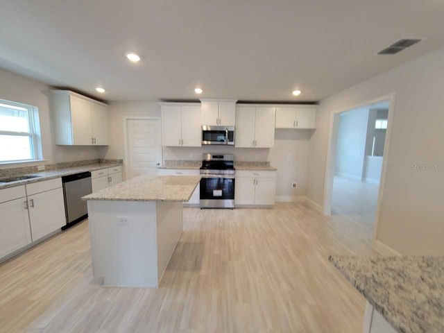 5702 SW 136TH AVENUE, Ocala, FL 34481