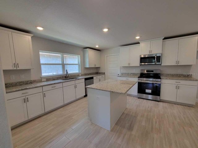 5702 SW 136TH AVENUE, Ocala, FL 34481