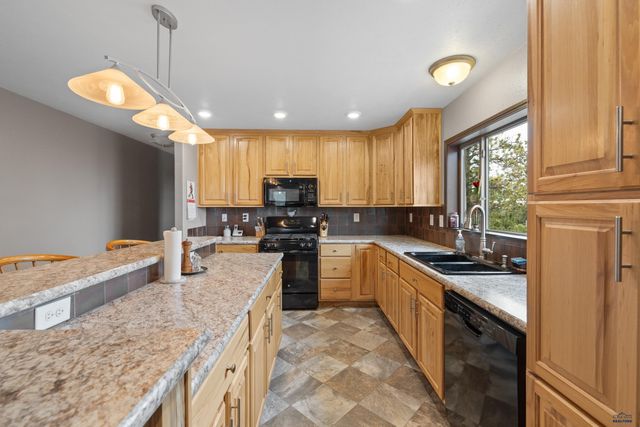 26701 GUNSMOKE LN, Custer, SD 57730