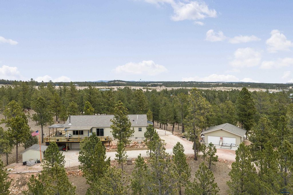 26701 GUNSMOKE LN, Custer, SD 57730