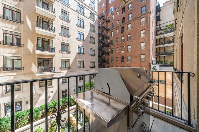 65 E GOETHE Street 3W, Chicago, IL 60610