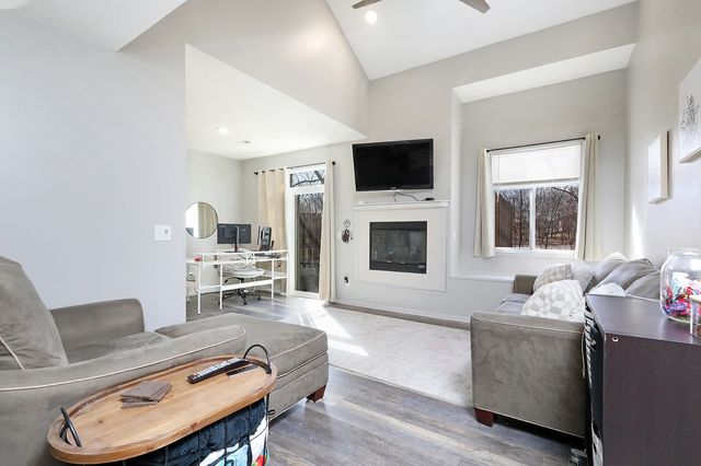 6800 Ashworth Road 602, West Des Moines, IA 50266