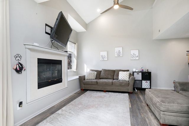 6800 Ashworth Road 602, West Des Moines, IA 50266