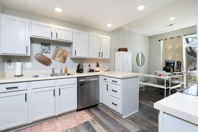 6800 Ashworth Road 602, West Des Moines, IA 50266