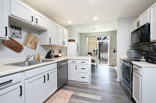 6800 Ashworth Road 602, West Des Moines, IA 50266