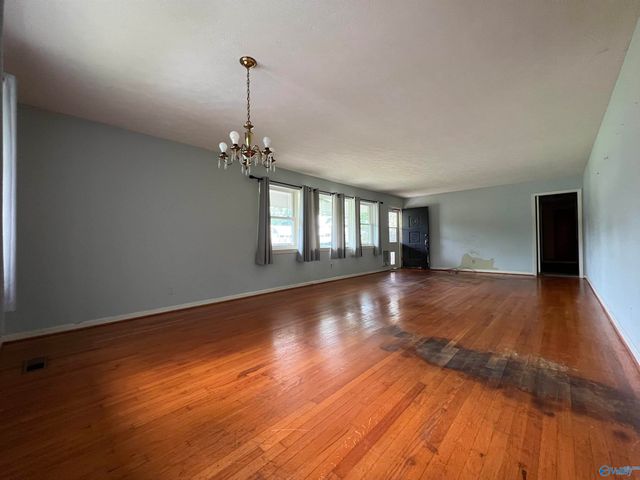 2498 Barnes Drive, Hokes Bluff, AL 35903