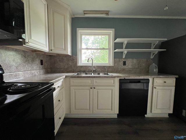 2498 Barnes Drive, Hokes Bluff, AL 35903