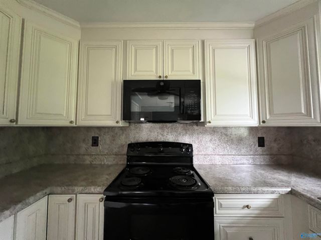 2498 Barnes Drive, Hokes Bluff, AL 35903