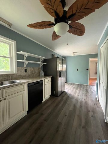 2498 Barnes Drive, Hokes Bluff, AL 35903