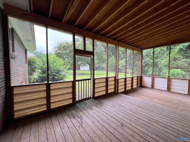 2498 Barnes Drive, Hokes Bluff, AL 35903