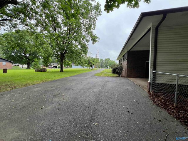 2498 Barnes Drive, Hokes Bluff, AL 35903