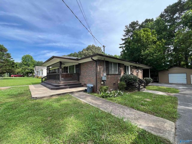 2498 Barnes Drive, Hokes Bluff, AL 35903