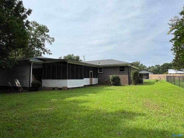 2498 Barnes Drive, Hokes Bluff, AL 35903