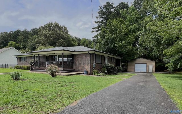 2498 Barnes Drive, Hokes Bluff, AL 35903