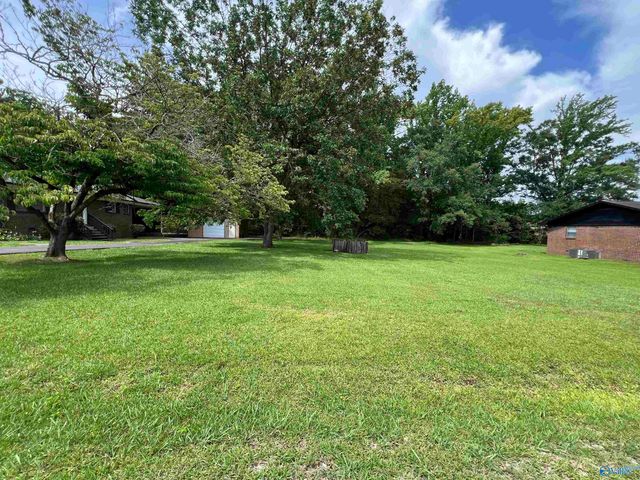 2498 Barnes Drive, Hokes Bluff, AL 35903