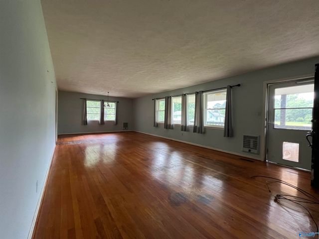 2498 Barnes Drive, Hokes Bluff, AL 35903