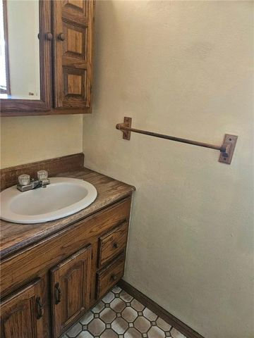 25410 High Drive, Excelsior Springs, MO 64024