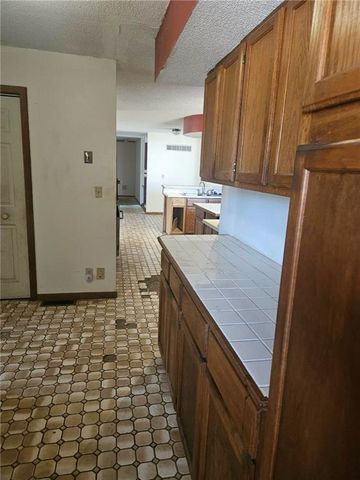 25410 High Drive, Excelsior Springs, MO 64024