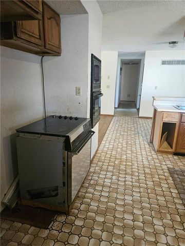 25410 High Drive, Excelsior Springs, MO 64024