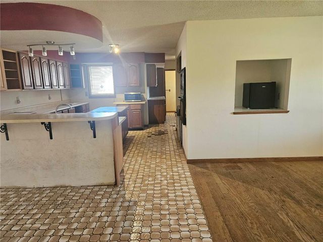 25410 High Drive, Excelsior Springs, MO 64024