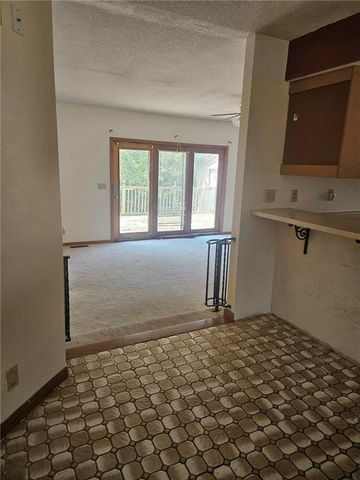 25410 High Drive, Excelsior Springs, MO 64024