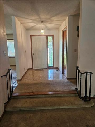 25410 High Drive, Excelsior Springs, MO 64024