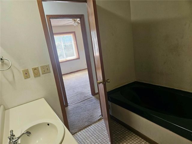 25410 High Drive, Excelsior Springs, MO 64024