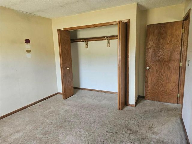 25410 High Drive, Excelsior Springs, MO 64024