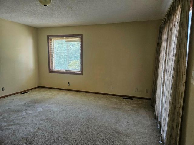 25410 High Drive, Excelsior Springs, MO 64024